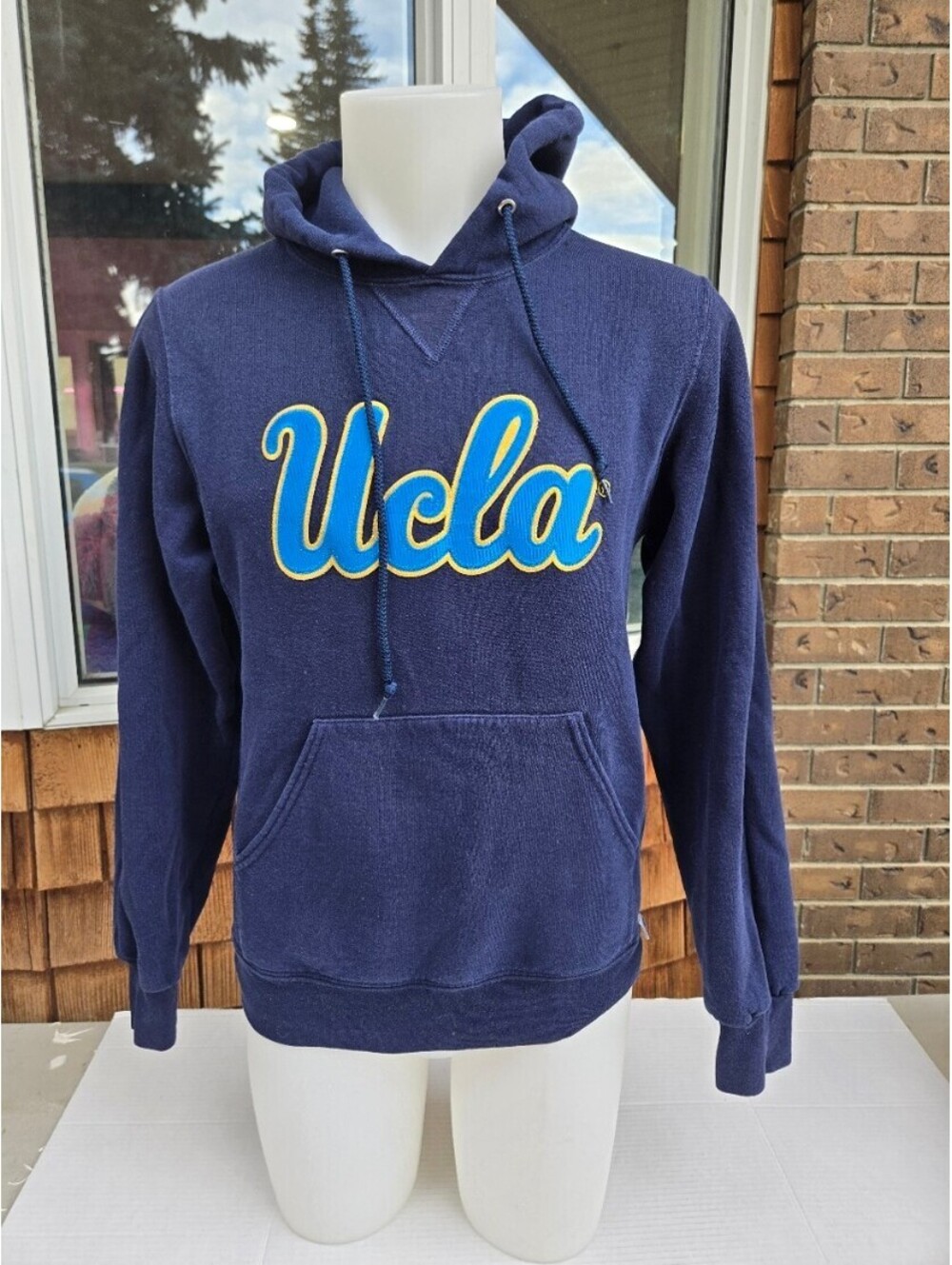 UCLA Bruins Russell Athletic Navy Hoodie Small | Y2K College Varsity